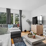 Design Luxus, Vollausstattung, 2 Min Hbf Duisburg, Betten, 2 55