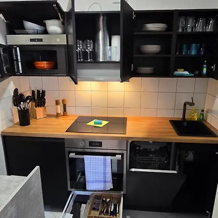 Apartment Design Luxus, Vollausstattung, 2 Min Hbf Duisburg, Betten, 2 55